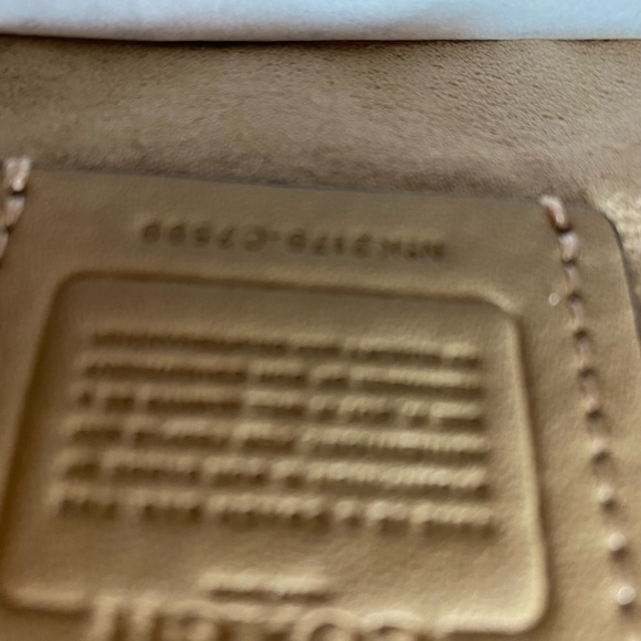 Coach Mini Pepper Crossbody With Heart Petal Print NEW ARRIVAL BESTSELLER - Picture 13 of 13